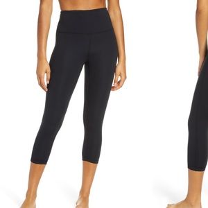 ZELLA STUDIO CROP LITE LEGGINGS - MEDIUM
